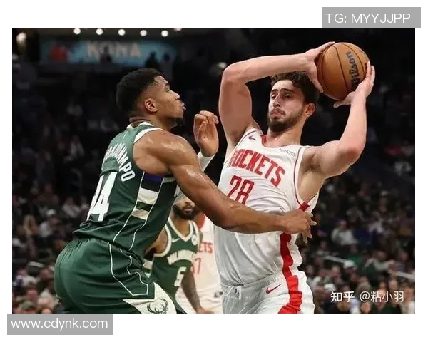 2007年火箭队对阵雄鹿队精彩全场录像回放及赛后精彩瞬间分析