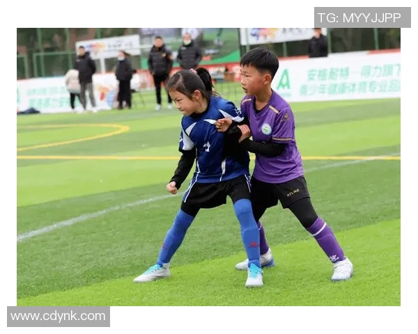 印尼U22与泰国队激战在即谁将赢得东南亚青年足球赛的荣耀