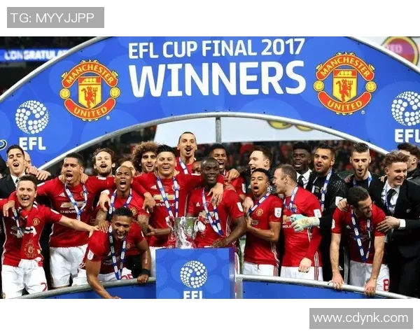 曼联与伊斯坦布尔激战正酣精彩瞬间回顾与分析